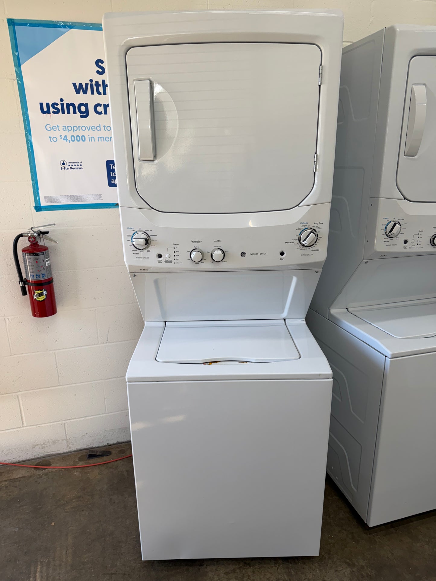 GE Unitized Spacemaker® ENERGY STAR 3.9 cu. ft. Capacity Washer with Stainless Steel Basket and 5.9 cu. ft. Capacity Electric Dryer

Model #:GUD27EESM1WW