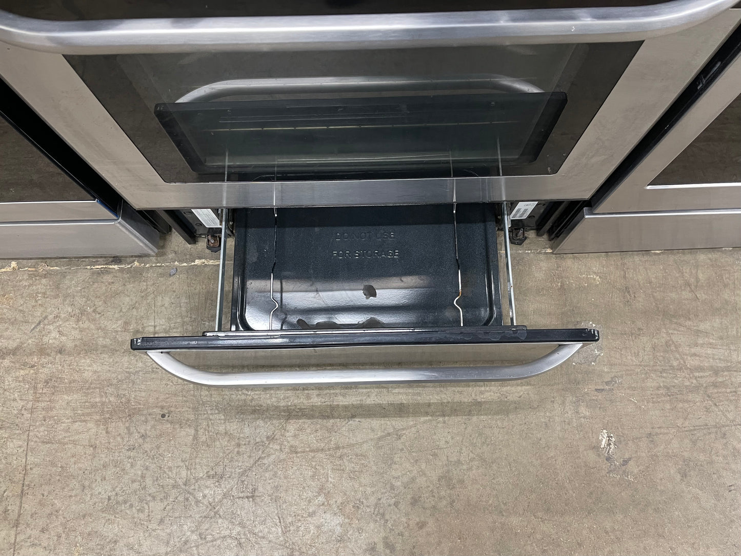 Frigidaire 30" Freestanding Gas Range in Stainless Steel