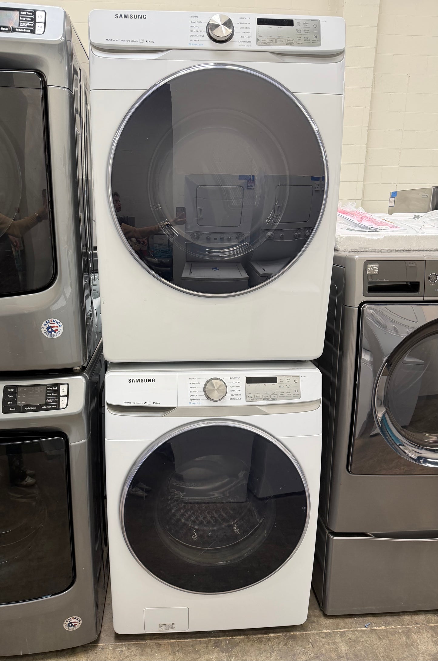 Samsung  WF45R6300AW
27 Inch Front Load Smart Washer with 4.5 Cu. Ft. And Samsung  DVE45R6300W
27 Inch Electric Smart Dryer with 7.5 cu. ft.