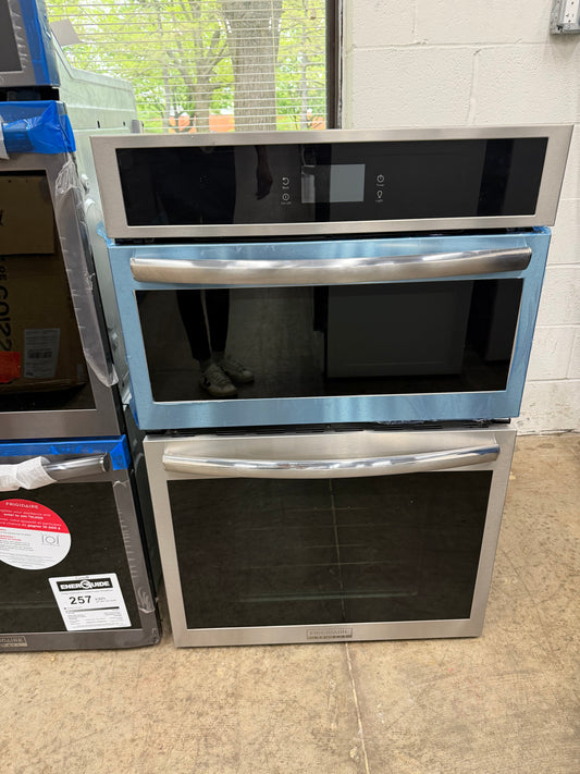 Frigidaire  GCWS2767AF
27 Inch Single Electric Wall Oven with Air Fry, 3.8 Cu.Ft. Capacity, Total Convection, Self Clean, Touch Screen Control Panel, No Pre Heat, Steam Bake, Temperature Probe, Glide Rack, Air Sous Vide, Control Lock, Sabbath Mode