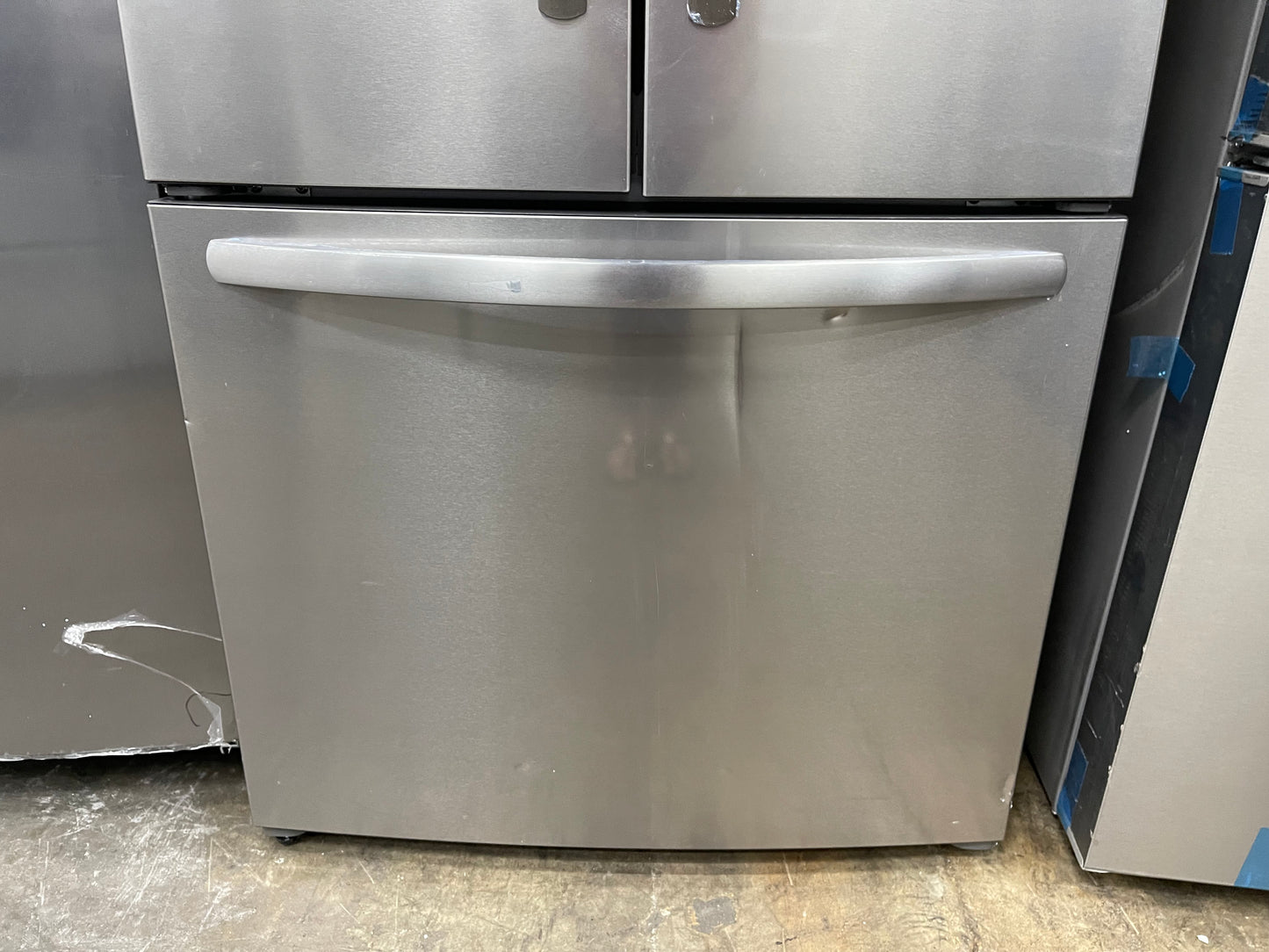 Frigidaire 17.6 Cu. Ft. Counter-Depth French Door Refrigerator
FRFG1723AV