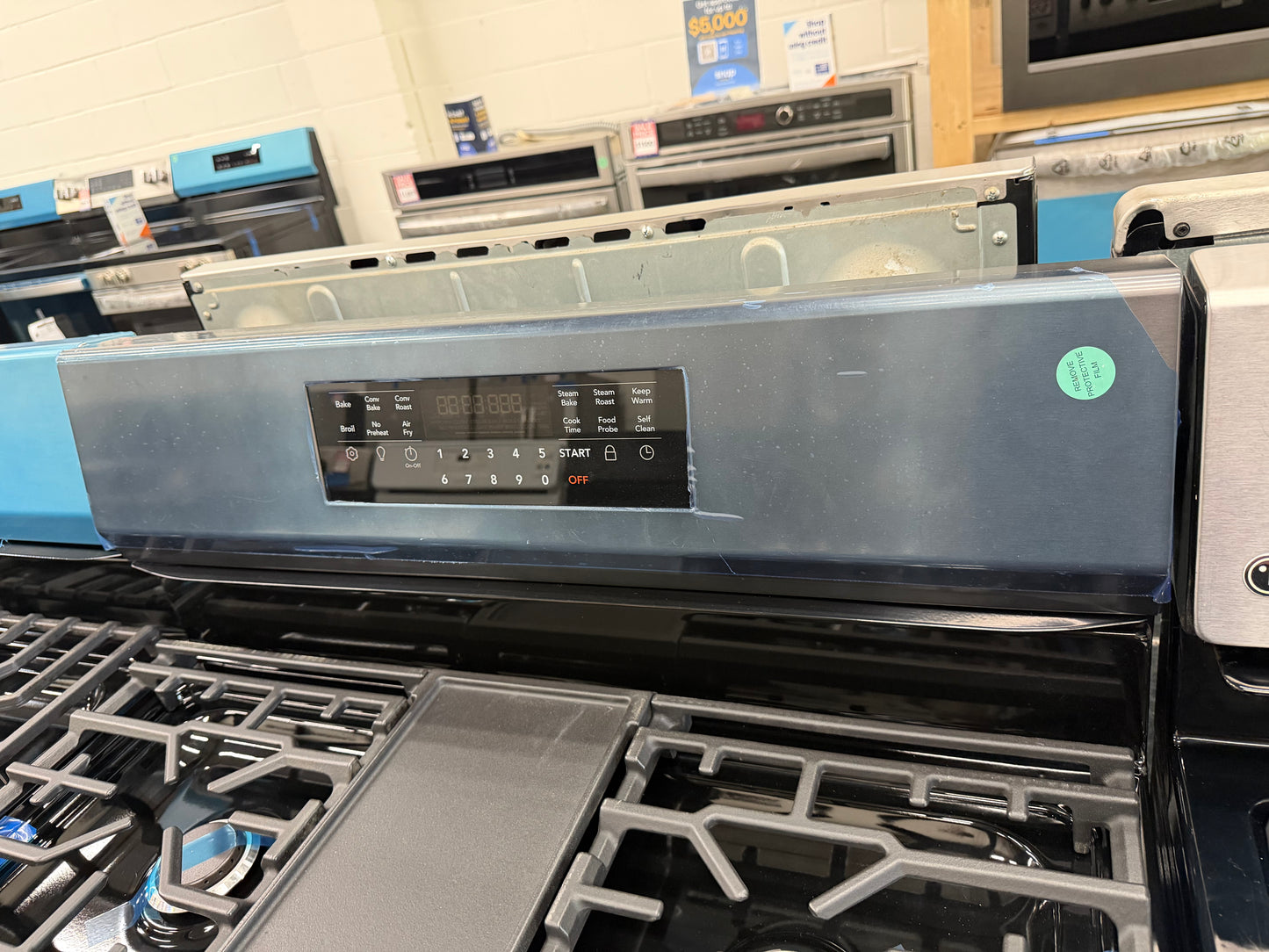 Frigidaire Gallery 30 in 5.1 cu-ft Gas Range with No Preheat + Air Fry in Smudge Proof Black Stainless Steel-Model #GCRG3060BDA