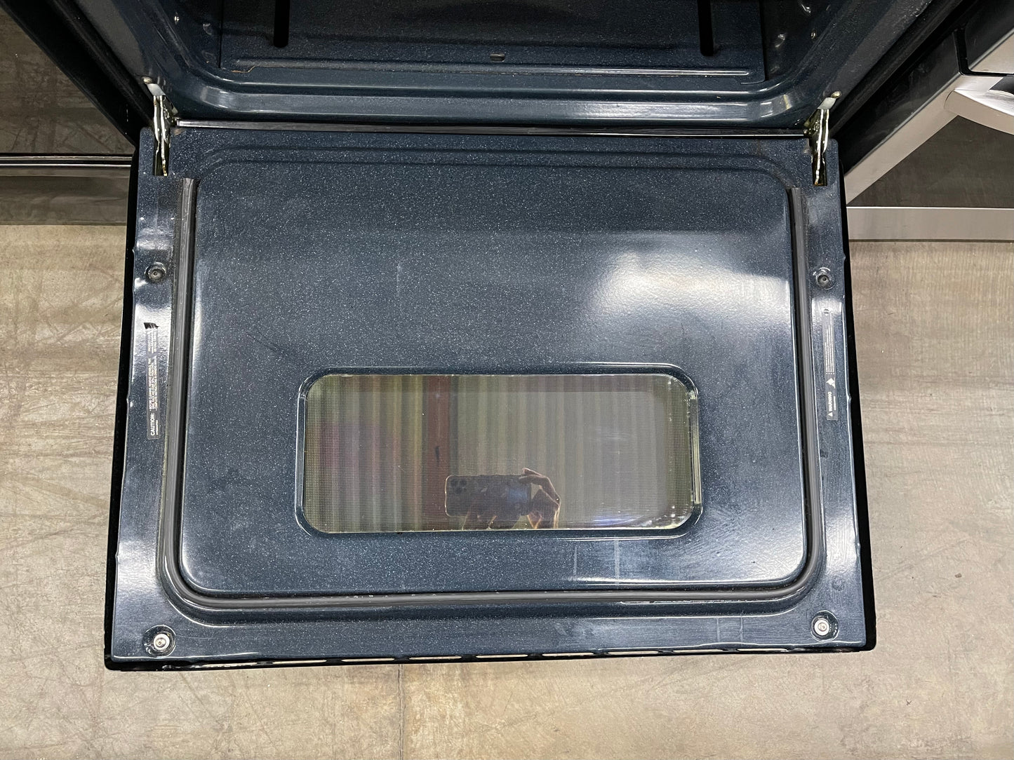 GE 30" Free-Standing Gas Range

Model #:JGBS10DEK