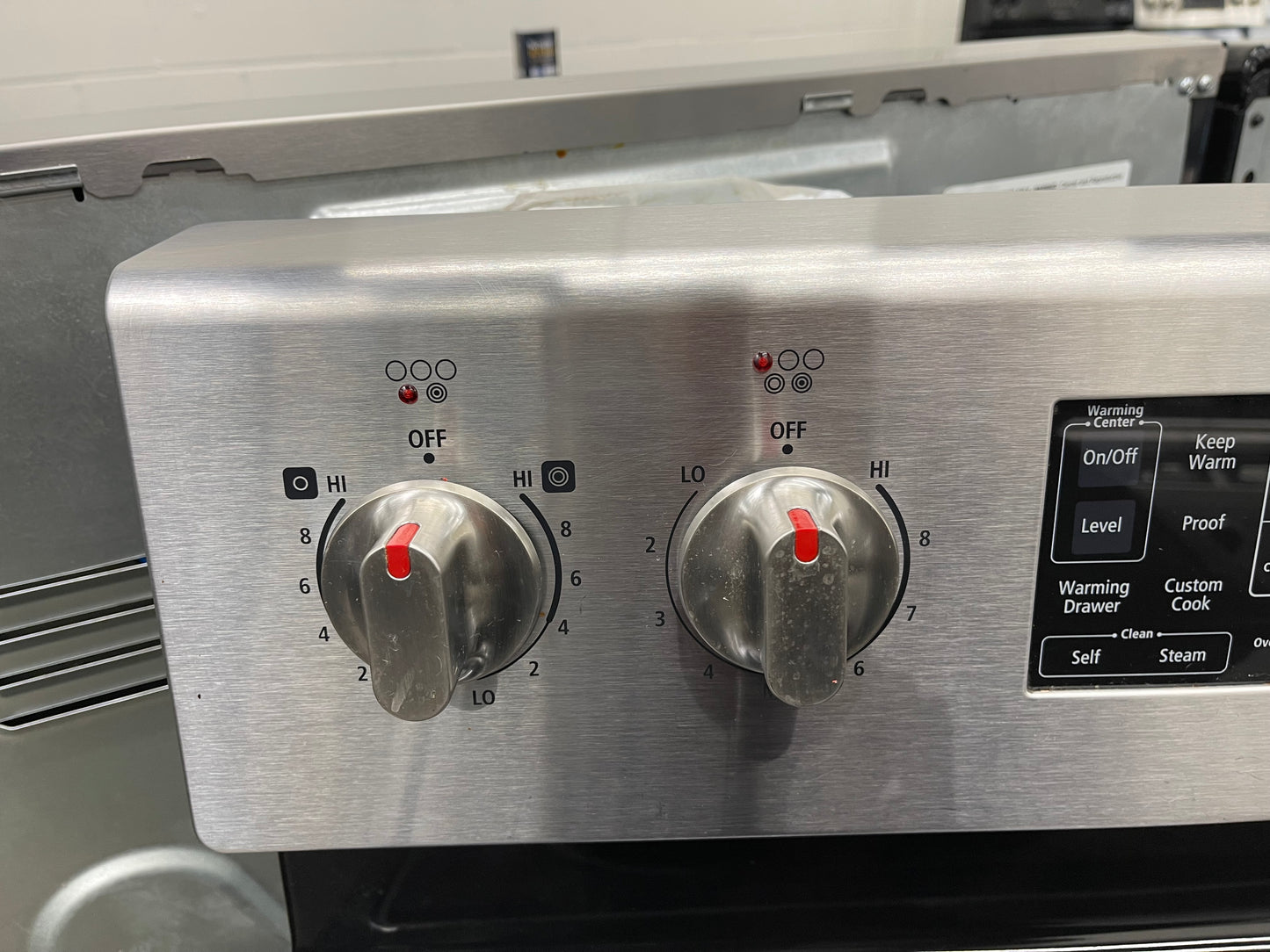 Samsung  FTQ387LWGX
30 Inch Freestanding Electric Range with 5 Cooktop Elements, 5.9 cu. ft. Convention Oven, Steam and Self Clean, Warming Drawer and Sabbath Mode