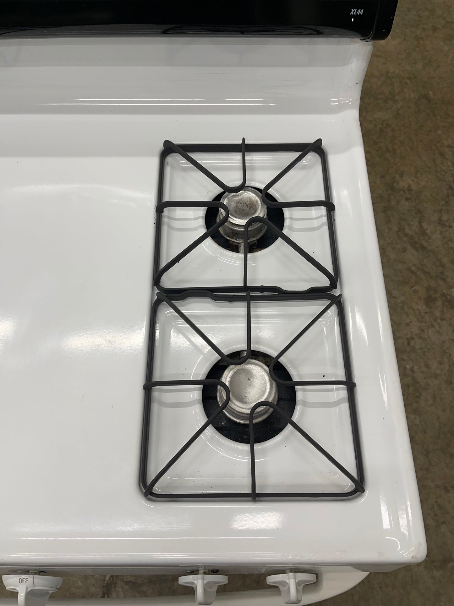 GE 30” Free‑Standing Gas Range JGBS17PEA4WH