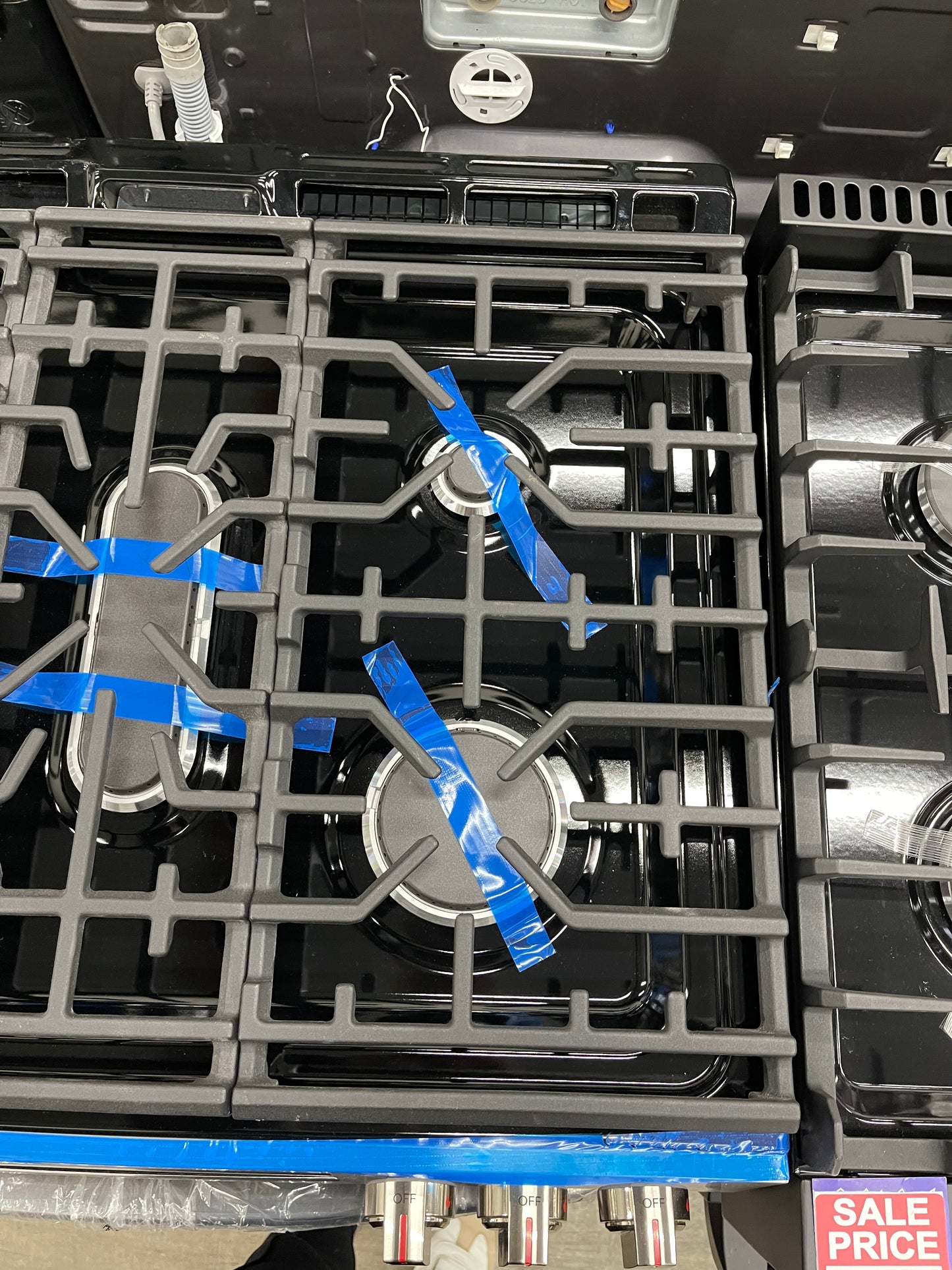 Frigidaire Gallery Series  GCFG3060BF
30 Inch Freestanding Gas Range with 5 Sealed Burners, 6.0 cu.ft. Oven Capacity, Air Fry, Total Convection, No Preheat, Touch Screen Controls, Temperature Probe, Steam Bake, Backlit LED Knobs, Sabbath Mode, and ADA Com