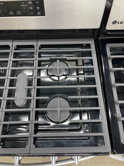 Whirlpool  WFG525S0HS
30 Inch Freestanding Gas Range with Frozen Bake Technology, SpeedHeat Burner, SpillGuard™ Cooktop, Center Oval Burner, Temperature Sensor, Closed Door Broiling, Control Lock and Self-Cleaning: Black-on-Stainless