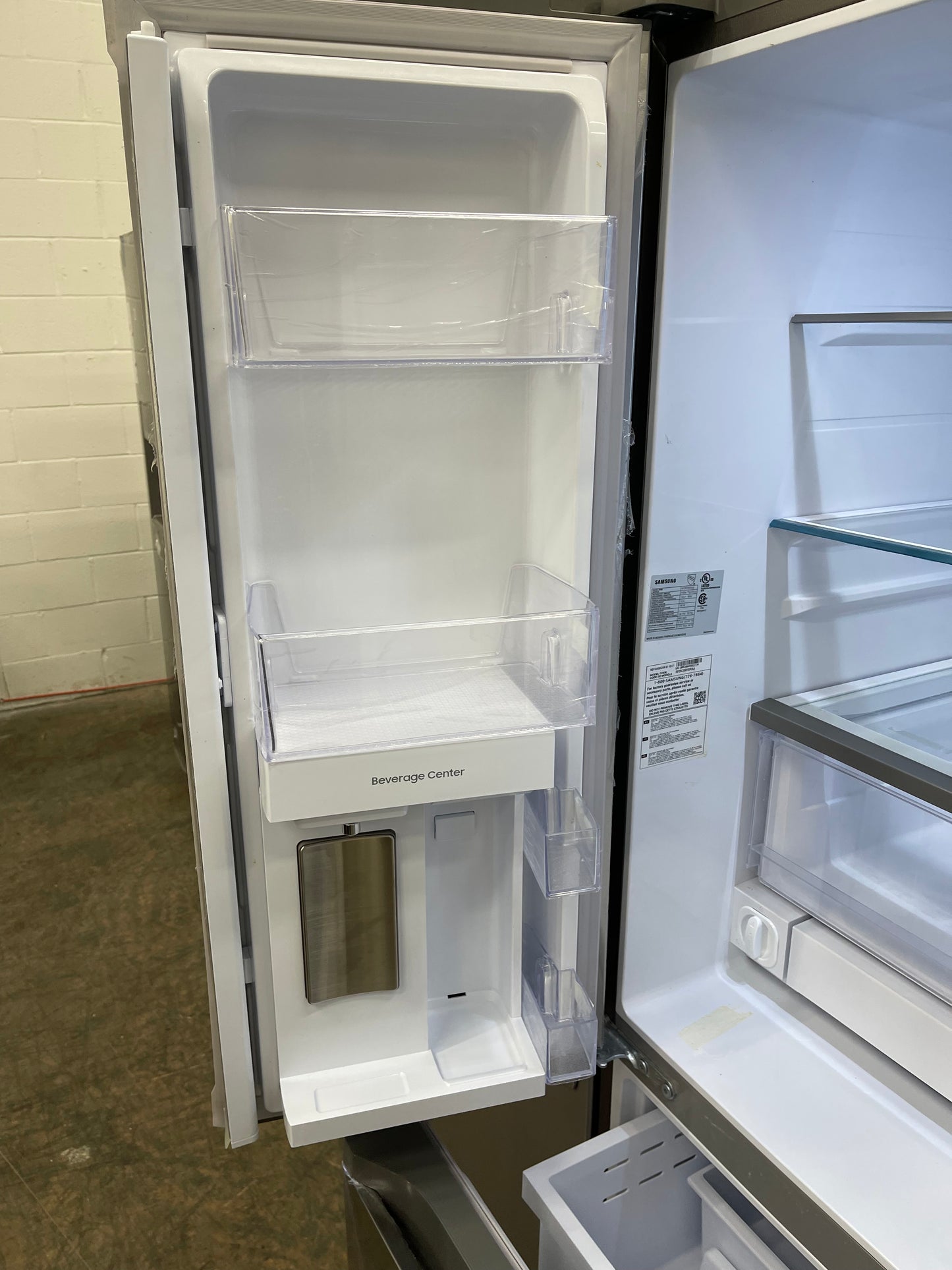 Samsung  RF25C5551SR
33 Inch Smart French Door Refrigerator with 24.5 Cu. Ft. Capacity, Beverage Center, AutoFill Water Pitcher, Dual Ice Maker, Power Cool & Freeze, Door Alarm, Wi-Fi Connectivity, ENERGY STAR Certified, and ADA Compliant