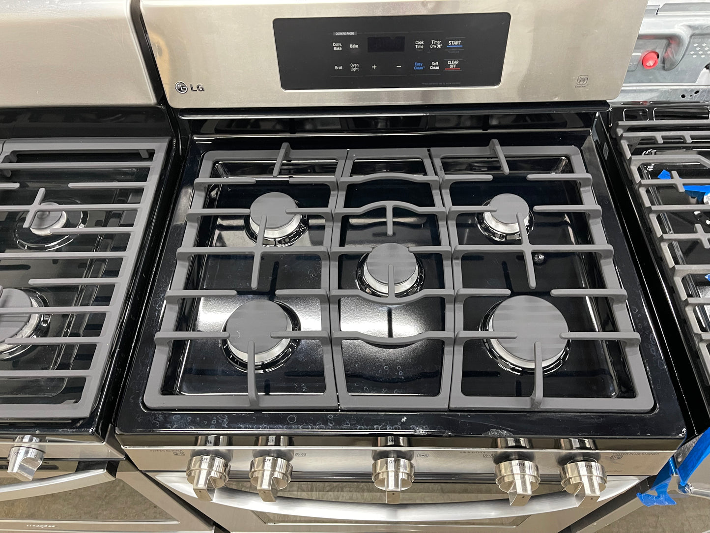 LG  LRG3081ST
30 Inch Gas Range with EvenJet Fan Convection, 20 Minute EasyClean® Mode, IntuiTouch Keypad, SuperBoil 17,000 BTU Burner, Large WideView™ Plus Window, 5 Sealed Burners, 5.4 cu. ft. Oven and Storage Drawer: Stainless Steel