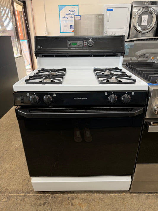 GE XL44  Gas Range, Self-Cleaning Oven, Black & White, 4 Burners