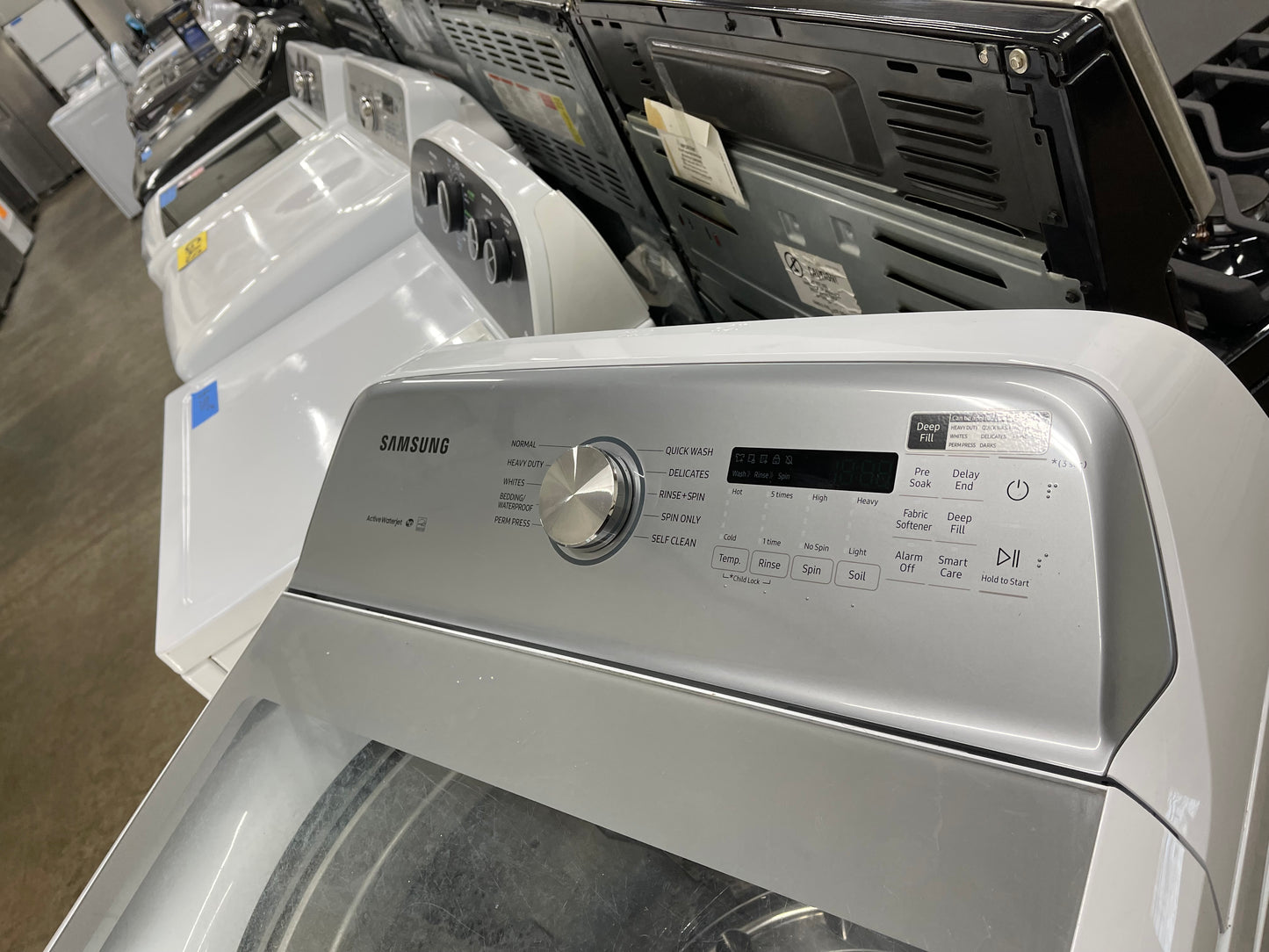 Samsung  WA50R5200AW
27 Inch Top Load Washer with 5.0 Cu. Ft. Capacity, 10 Wash Cycles, Active WaterJet, EZ Access, Deep Fill, Smart Care, VRT Plus Technology, Quick Wash, and ENERGY STAR Certified: White