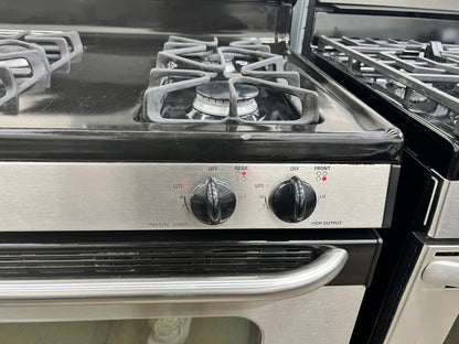 GE 30" Free-Standing Gas Range with 5.0 Cubic Feet Capacity Oven in Stainless Steel-Model #JGBP33SEHSS