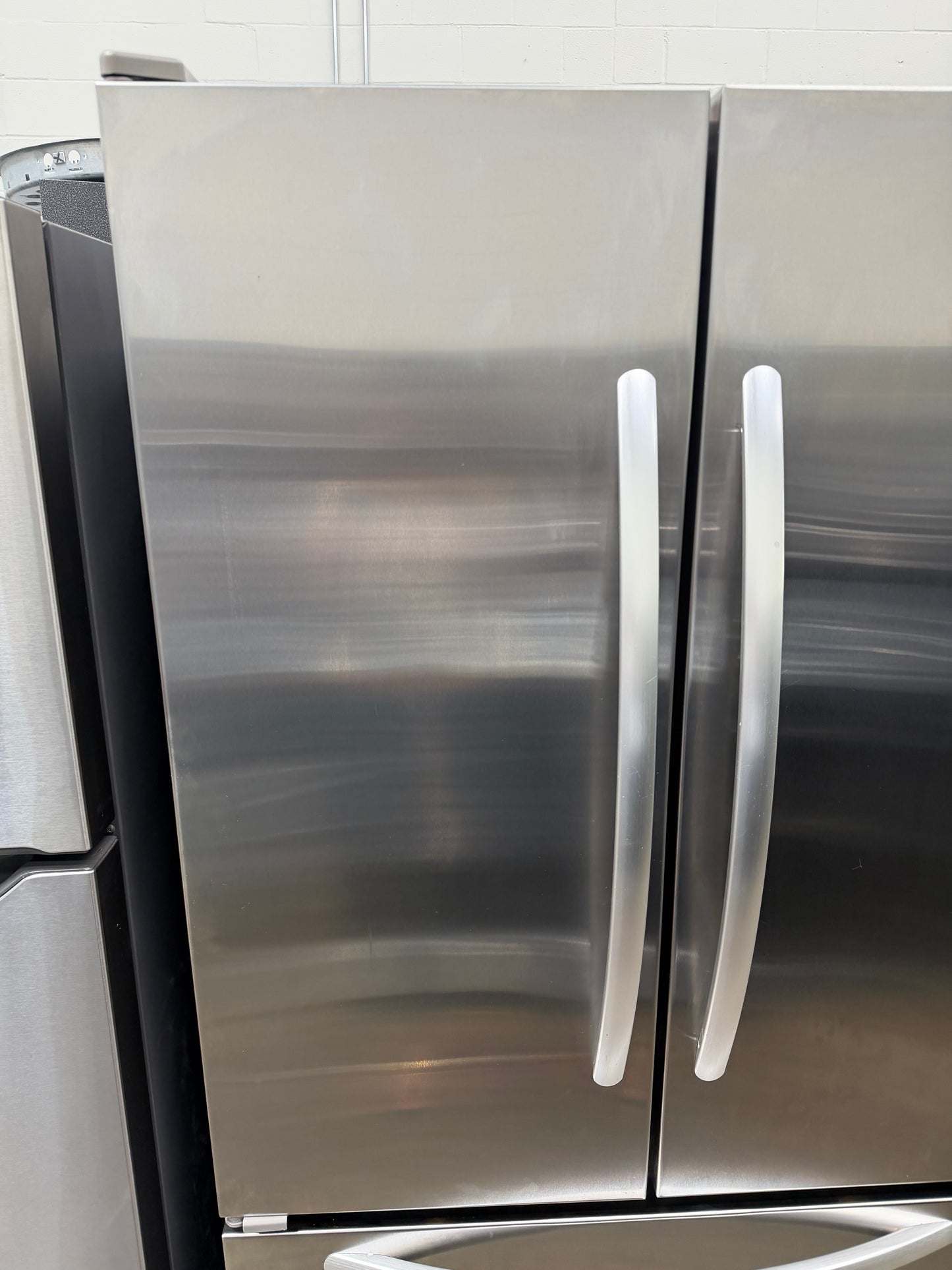 KitchenAid 20 Cu. Ft. Bottom Freezer Refrigerator – Stainless Steel
Model: KBFS20EVMS4