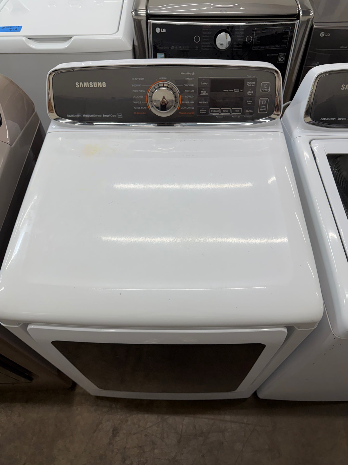 Samsung WA52M7750AW/A4 – 5.2 Cu. Ft. Top Load Washer and Samsung DVE52M7750W/A3 – 7.4 Cu. Ft. Electric Dryer