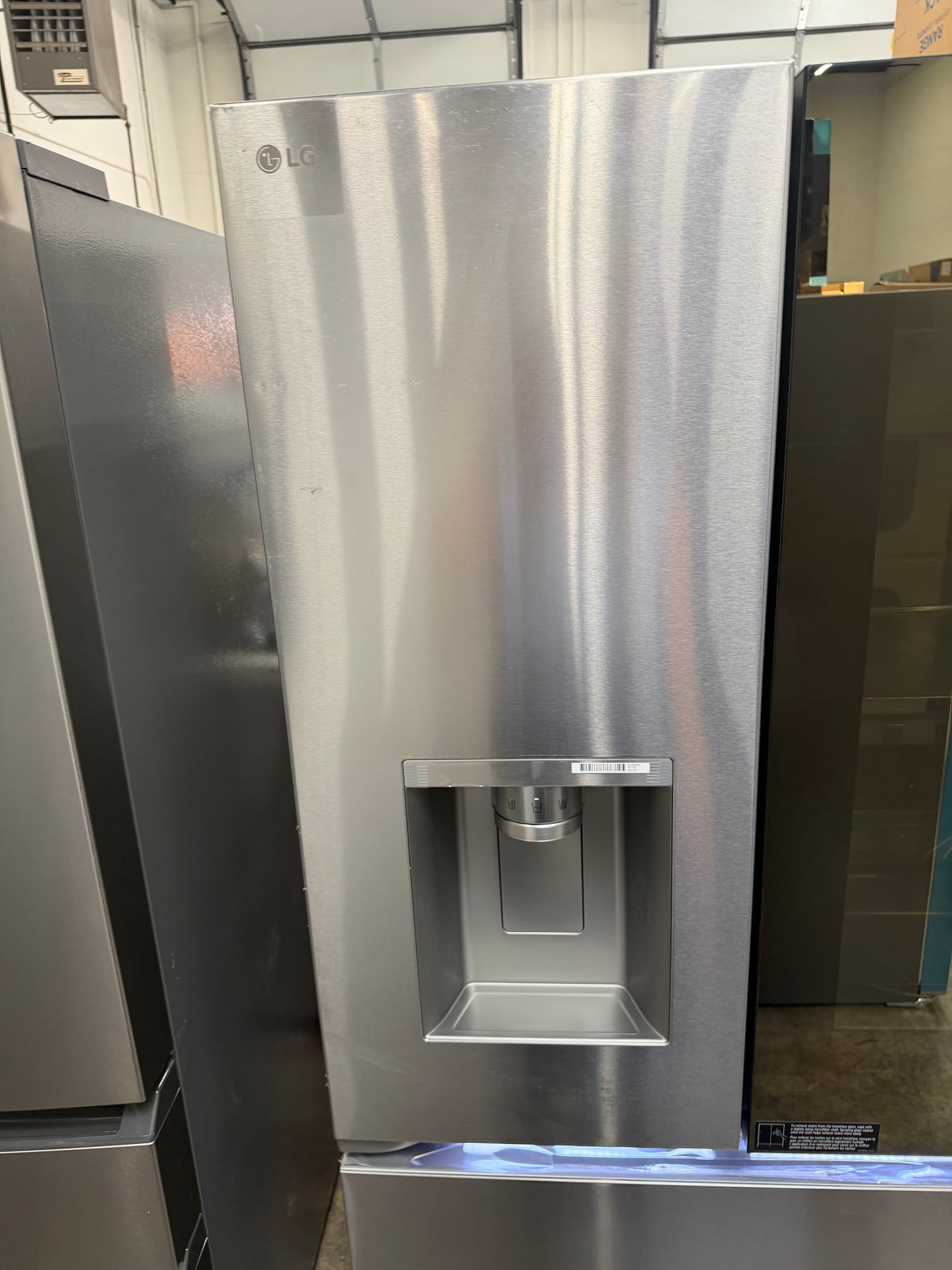 LG  LRYKC2606S
36 Inch Counter-Depth MAX Smart French Door Refrigerator with 26 Cu. Ft. Capacity