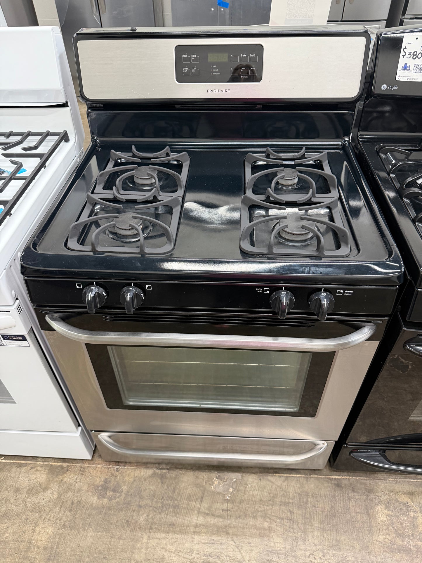 Frigidaire 30” Freestanding Gas Range – Model FFGF3053LSF