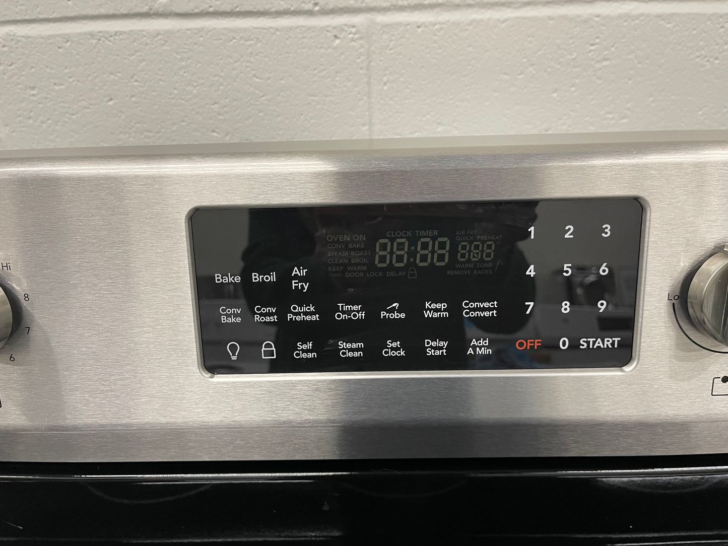 GCRE3060AF
Frigidaire Gallery 30'' Freestanding Electric Range with Air Fry