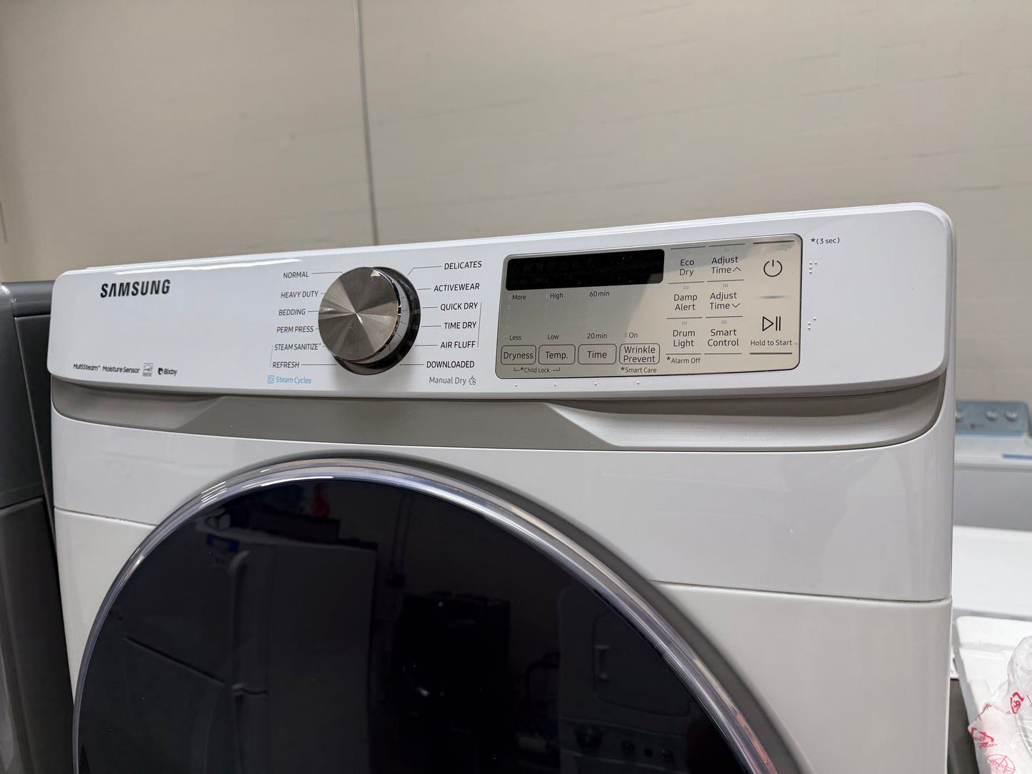 Samsung  WF45R6300AW
27 Inch Front Load Smart Washer with 4.5 Cu. Ft. And Samsung  DVE45R6300W
27 Inch Electric Smart Dryer with 7.5 cu. ft.