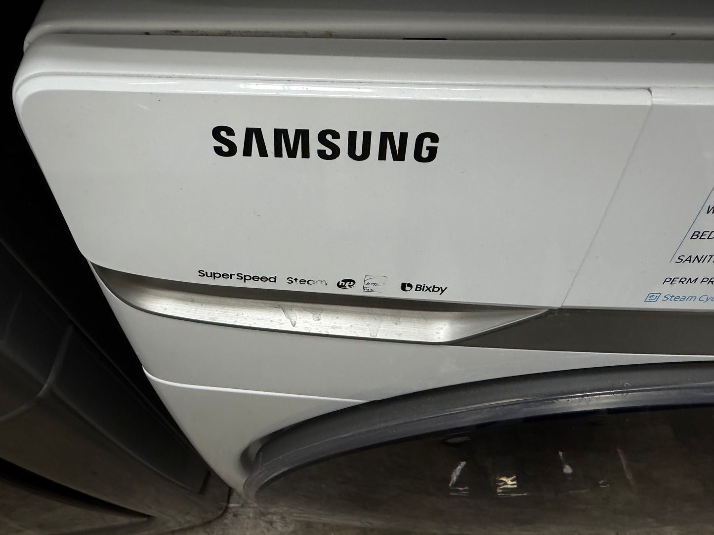 Samsung  WF45R6300AW
27 Inch Front Load Smart Washer with 4.5 Cu. Ft. And Samsung  DVE45R6300W
27 Inch Electric Smart Dryer with 7.5 cu. ft.