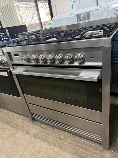 Fisher & Paykel  OR36SDBMX1
36 Inch Freestanding Gas Range with 5 Sealed Burners, 3.6 cu. ft. Convection Oven Capacity, Manual Clean and Storage Drawer