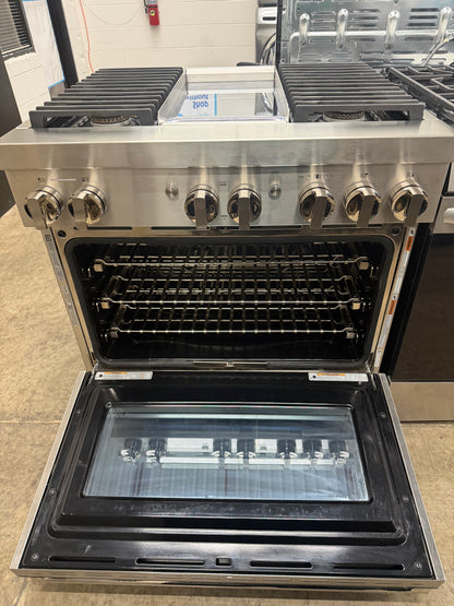 JennAir NOIR   JDRP536HM
36 Inch Smart Dual Fuel Professional Range with 4 Sealed Burners, 5.1 cu. ft. Oven Capacity, WiFi, Smart Integration, Chrome-Infused Griddle, CustomClean , Cinematic Lighting, JennAirCulinary Center, Dual-Fan True Convection, Du