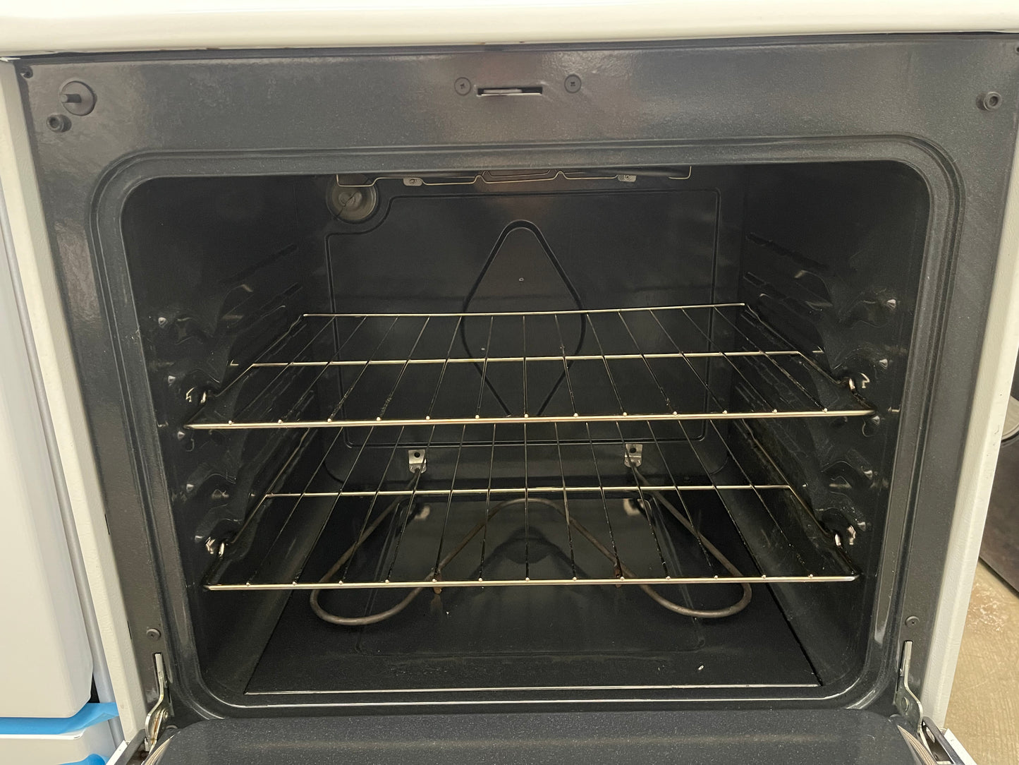 Frigidaire 30" Freestanding Electric Range
FFEF3015P