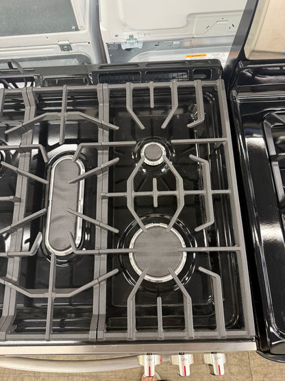 Frigidaire - 5.1 Cu. Ft Freestanding Gas Range with Quick Boil - Stainless Steel
Model:FCFG3062AS