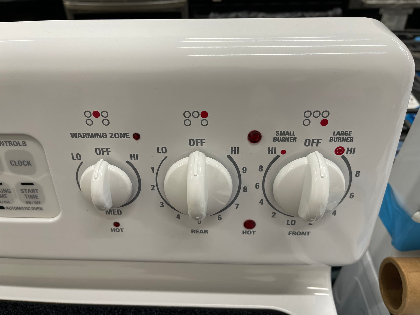 GE 30" Free-Standing Electric Range

Model #:JBP80W0H2WW