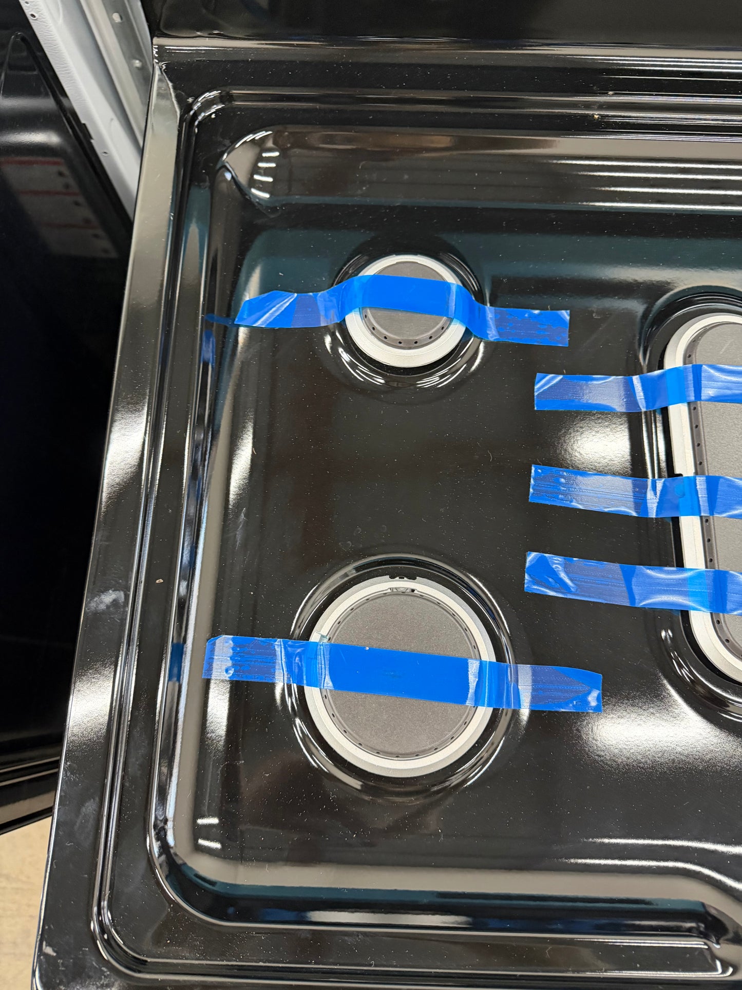 Frigidaire 30-in 5 Burners 5.1-cu ft Air Fry Convection Oven Freestanding Gas Range in Stainless Steel-Model #FCRG3083AS