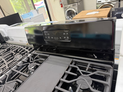 GE 30” Freestanding Gas Range – Model JGBS66DEK4BB