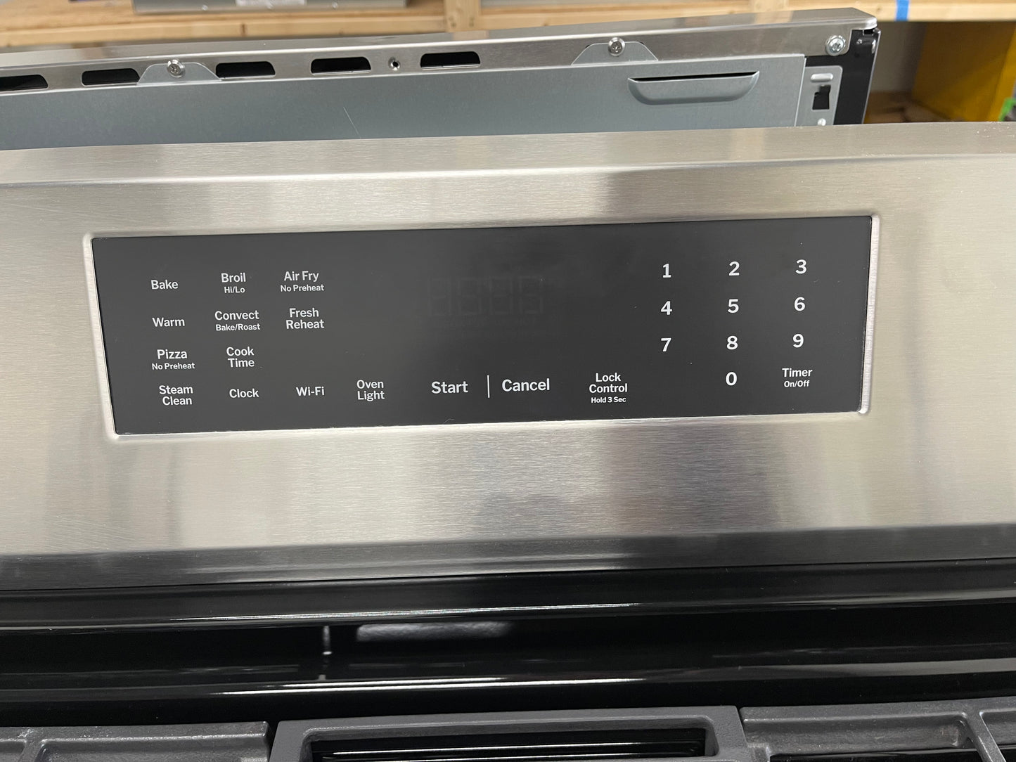 GE  GGF600AVSS
30 Inch Freestanding Gas Smart Range with 5 Sealed Burners, 5.3 cu. ft. Convection Oven, Power Boil Burner, Griddle, Storage Drawer, WiFi, Enhanced Shabbos Mode Built In, and Steam Clean: Stainless Steel