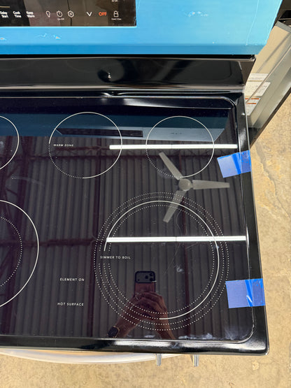 Frigidaire 30-in Glass Top 5 burners 5.3-cu ft Freestanding Electric Range ( Fingerprint Resistant Stainless Steel )
Model #FCRE306LAF