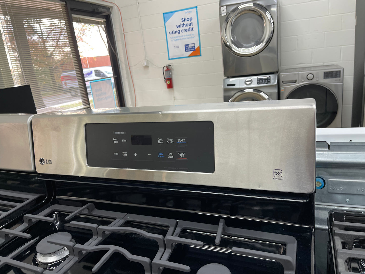 LG  LRG3081ST
30 Inch Gas Range with EvenJet Fan Convection, 20 Minute EasyClean® Mode, IntuiTouch Keypad, SuperBoil 17,000 BTU Burner, Large WideView™ Plus Window, 5 Sealed Burners, 5.4 cu. ft. Oven and Storage Drawer: Stainless Steel