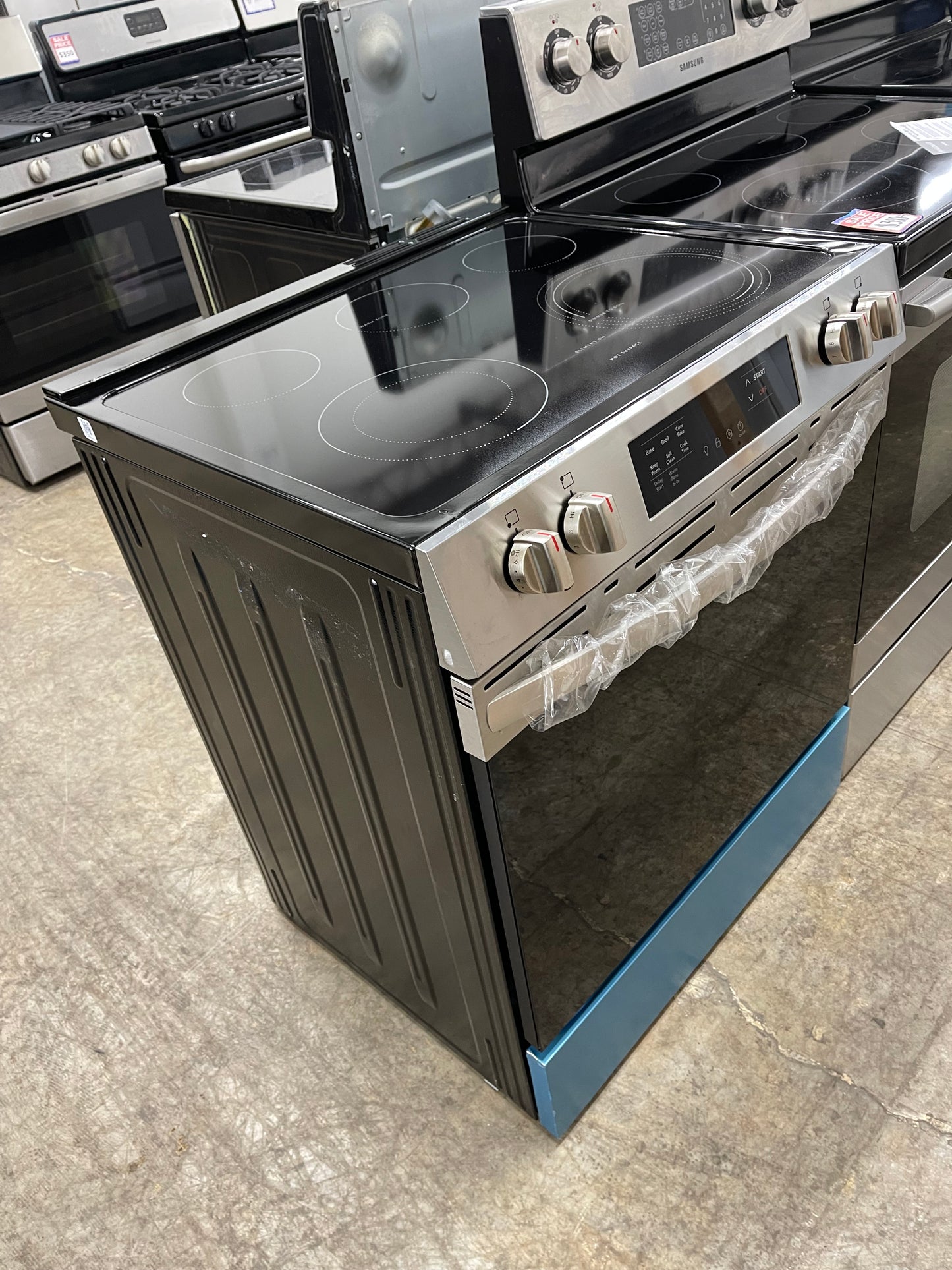 Frigidaire 30-in Glass Top 5 Burners 5.3 cu-ft Slide-In Electric Range in Stainless Steel-Model #FCFE3062AS