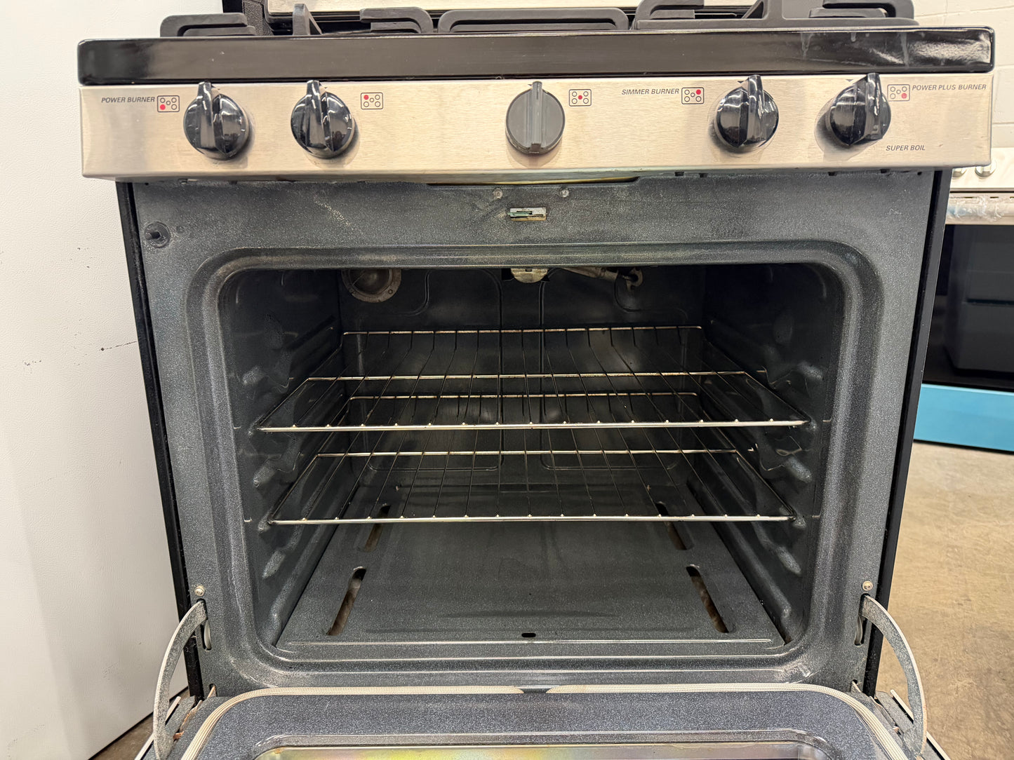 LG  LRG30355ST
30 Inch Freestanding Gas Range with 5 Sealed Burners, 5.0 cu. ft. Self-Cleaning Oven, SmoothTouch Controls and Warming Drawer: Stainless Steel