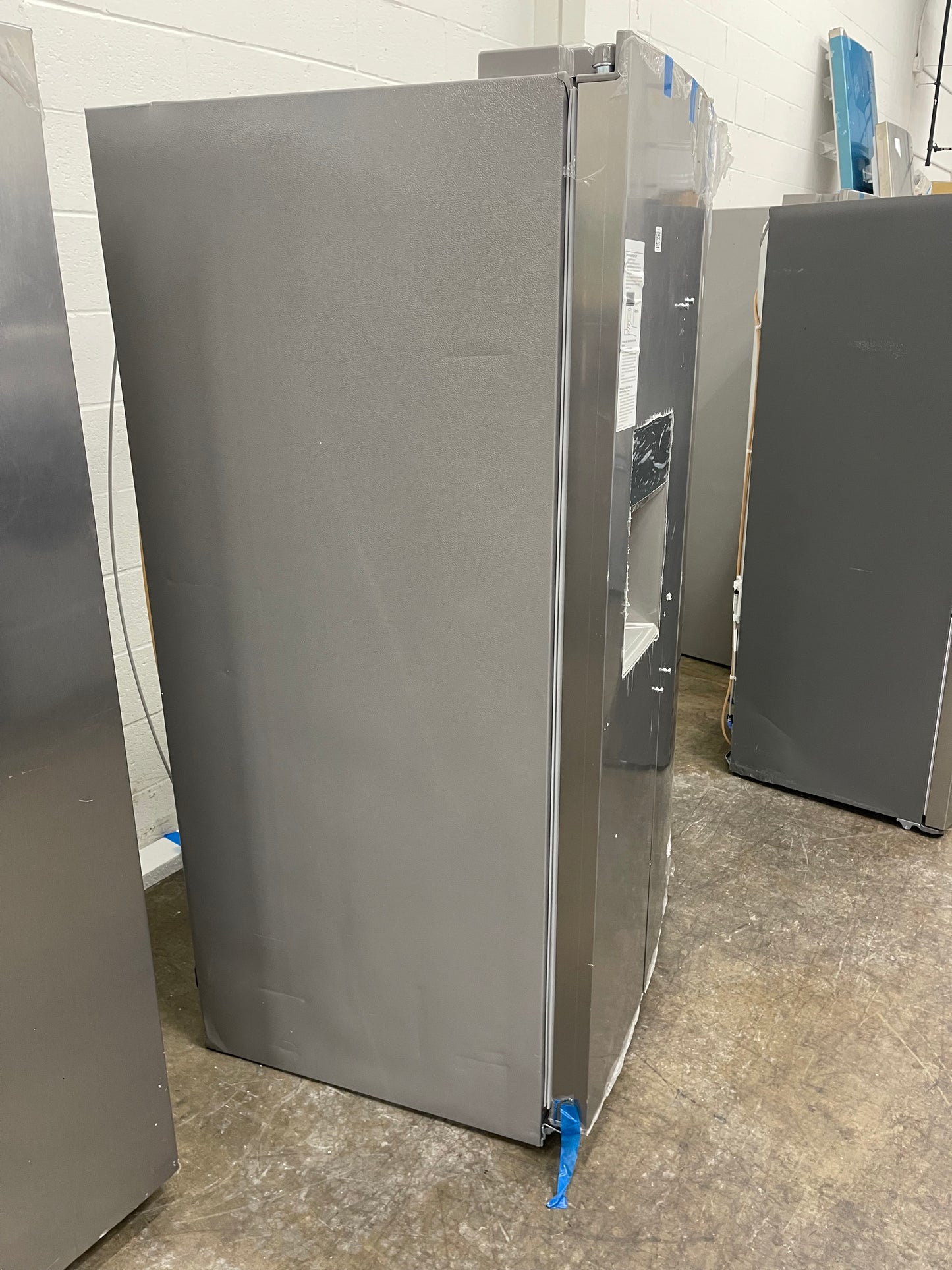 Frigidaire Gallery 22 Cu. Ft. 33" Standard-Depth Side-by-Side Refrigerator
GRSS2352AF