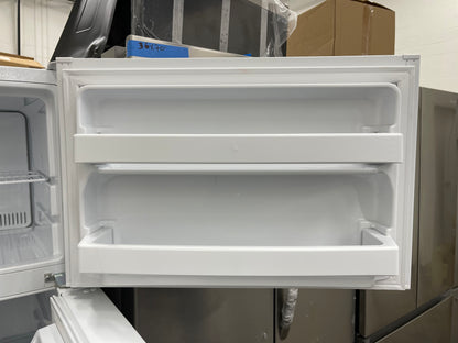 GE  GTS18GTNRWW
28 Inch Top Freezer Refrigerator with 17.5 Cu. Ft. Total Capacity, Adjustable Edge to Edge Glass Shelves, Sliding Deli Drawer, LED Lighting, Spillproof Freezer Floor, Gallon Door Storage, and Sabbath Mode: White