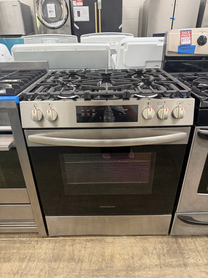 Frigidaire - 5.1 Cu. Ft Freestanding Gas Range with Quick Boil - Stainless Steel
Model:FCFG3062AS