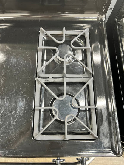 GE 30" Free-Standing Gas Range with 5.0 Cubic Feet Capacity Oven in Stainless Steel-Model #JGBP33SEHSS