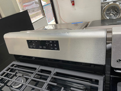 Whirlpool  WFG525S0HS
30 Inch Freestanding Gas Range with Frozen Bake Technology, SpeedHeat Burner, SpillGuard™ Cooktop, Center Oval Burner, Temperature Sensor, Closed Door Broiling, Control Lock and Self-Cleaning: Black-on-Stainless