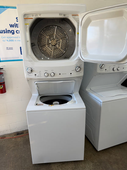 GE Unitized Spacemaker® ENERGY STAR 3.9 cu. ft. Capacity Washer with Stainless Steel Basket and 5.9 cu. ft. Capacity Electric Dryer

Model #:GUD27EESM1WW