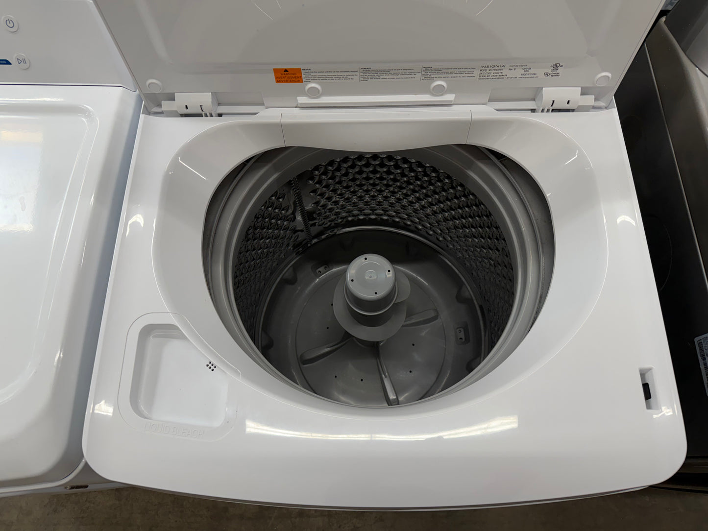 Insignia NS-TWM35W1 3.7 Cu. Ft. High Efficiency and Insignia- 6.7 Cu. Ft. Electric Dryer with Sensor Dry - White NS-TDRE67W1