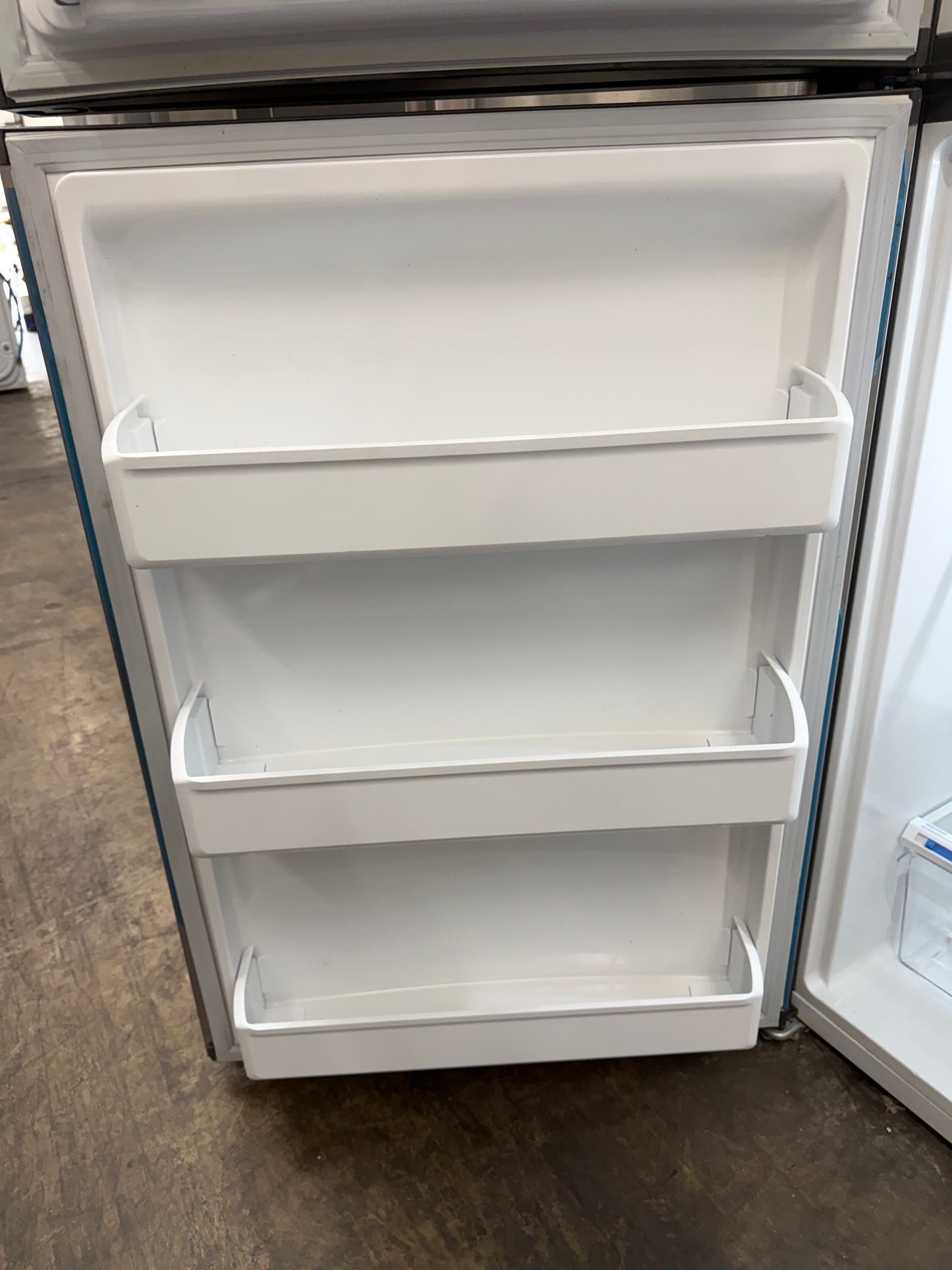 Frigidaire 18.3 Cu. Ft. Top Freezer Refrigerator
FFTR1835VS
