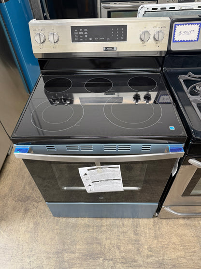 GE 600 Series  GRF600AVSS
30 Inch Freestanding Gas Range