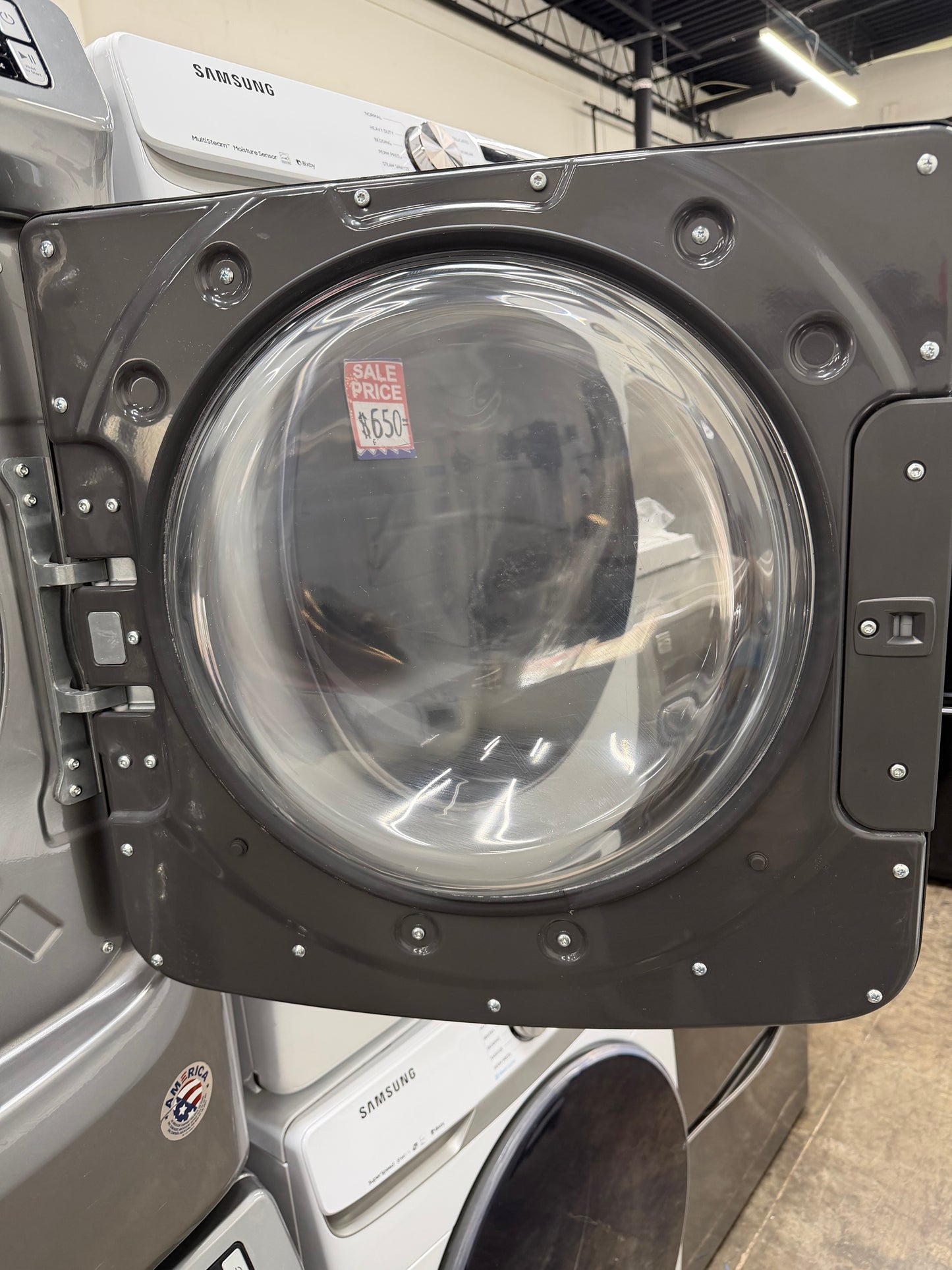 Maytag  MHW6630HC
27 Inch Front Load Washer with 4.8 cu. ft and Maytag  MED6630HC
27 Inch Electric Dryer with 7.3 Cu. Ft.