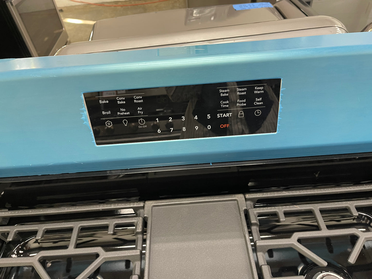 Frigidaire Gallery 30 in 5.1 cu-ft Gas Range with No Preheat + Air Fry in Smudge Proof Black Stainless Steel-Model #GCRG3060BDA