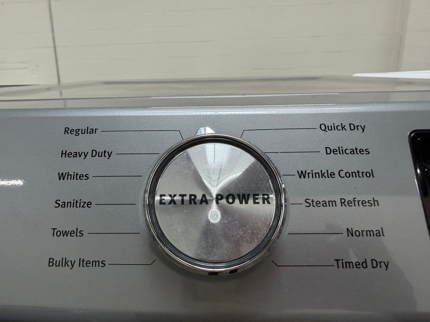 Maytag  MHW6630HC
27 Inch Front Load Washer with 4.8 cu. ft and Maytag  MED6630HC
27 Inch Electric Dryer with 7.3 Cu. Ft.