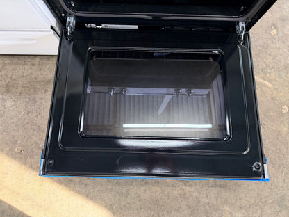 Frigidaire 30-in Glass Top 5 burners 5.3-cu ft Freestanding Electric Range ( Fingerprint Resistant Stainless Steel )
Model #FCRE306LAF