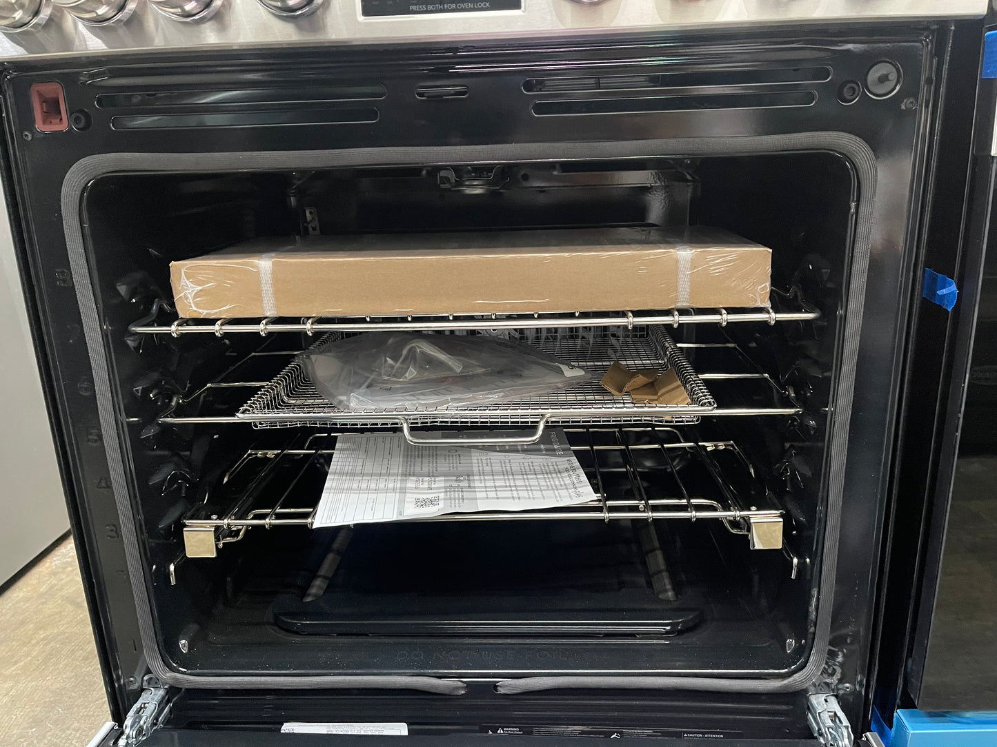 Frigidaire Professional Series  PCFG3080AF
30 Inch Slide-In Gas Range with 6 Sealed Burners, 6.0 cu. ft. Convection Oven, 18,000 BTU EvenTemp Burner, Griddle, Storage Drawer, No Preheat, Air Fry, ADA Compliant, and Star-K