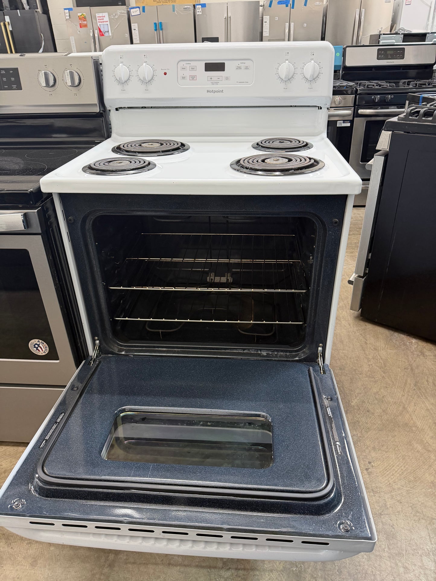 Hotpoint  RBS360DMWW
30 Inch Freestanding Electric Range with 5.0 Cu. Ft. Oven Capacity, Storage Drawer, Cooktop Indicator Light, Sensi-Temp, and Porcelain Cooktop: White